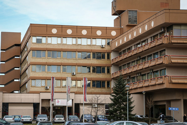 Djevojčica iz Jezera i dalje na aparatima za mehaničku ventilaciju