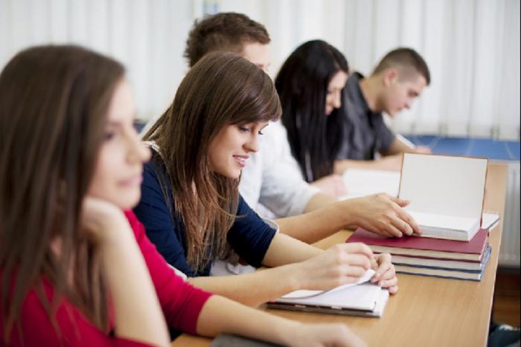 Za stipendije studenata i srednjoškolaca 1,6 miliona KM