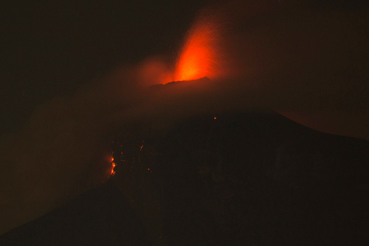Erupcija vulkana u Gvatemali, 25 mrtvih, veliki broj povrijeđenih i nestalih