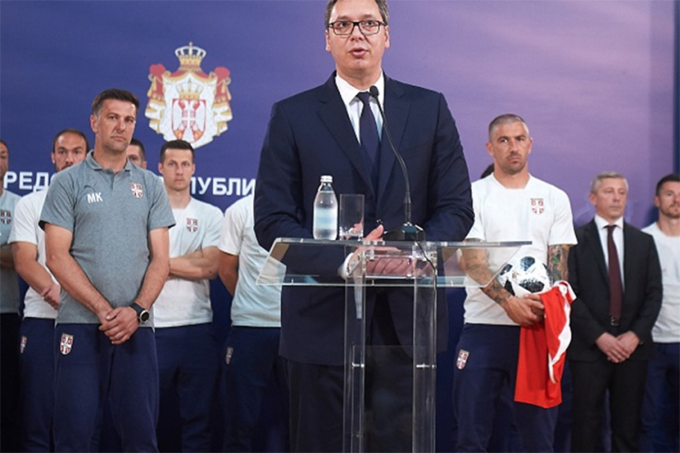 Vučić: Verujem u momke, imaju nagradu i ako prođu grupu