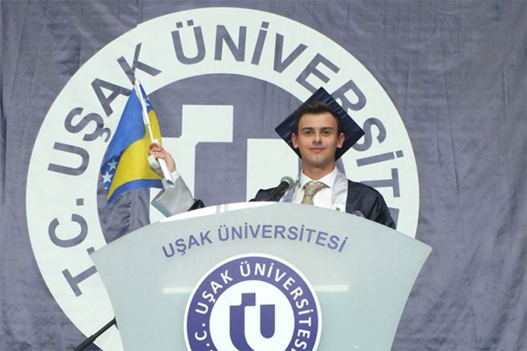 Otac uhapšenog studenta stupio u kontakt sa sinom