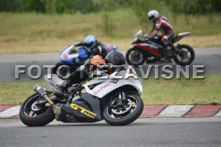Moto-trka za vikend u Zalužanima