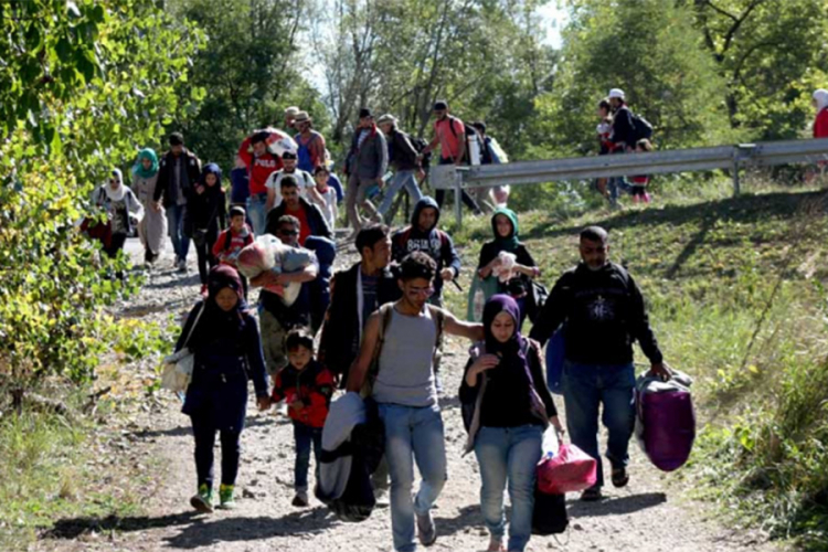Migranti iz Beograda autobusima stižu do granice sa BiH