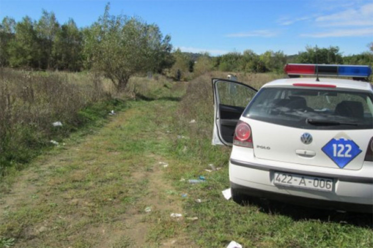 Ubistvo kod Kozarske Dubice: Tijelo muškarca pronađeno na njivi