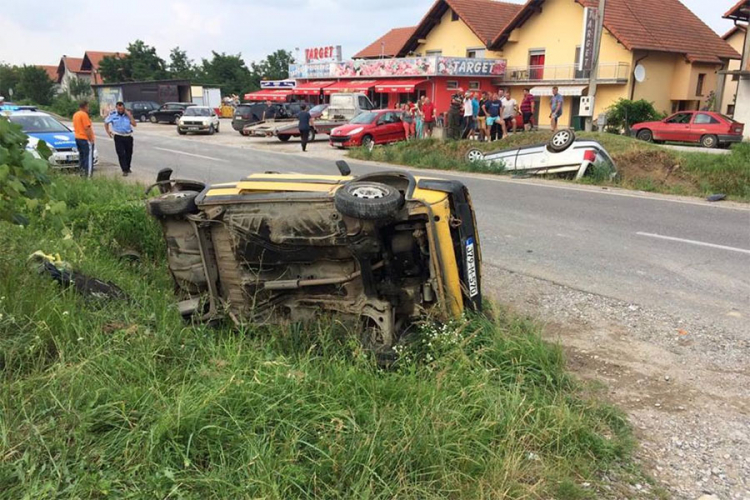 U sudaru pasata i golfa dvoje povrijeđenih