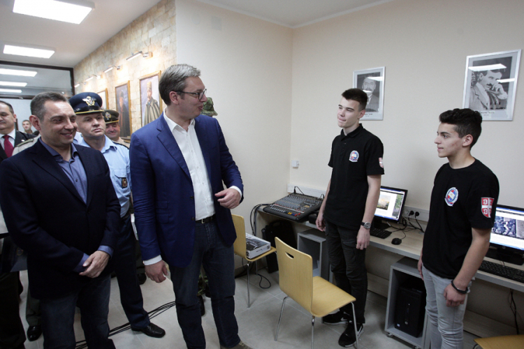 Vučić: Početkom 2019. imaćemo najsnažniju armiju u regionu