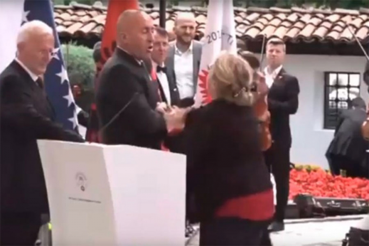 Haradinaj se umalo potukao sa starijom ženom