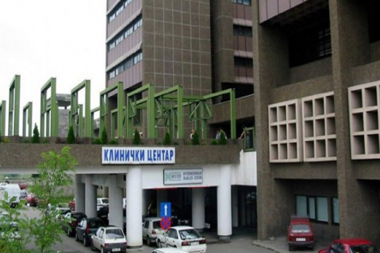 Povrijeđeni motociklista na aparatima za mehaničku ventilaciju
