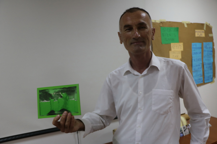 Neobični suveniri Trebinjca: Jedna slika, a na njoj više reljefa