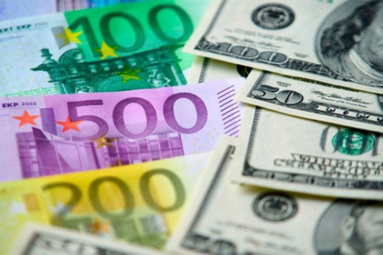 Evro ojačao prema dolaru na međunarodnom tržištu