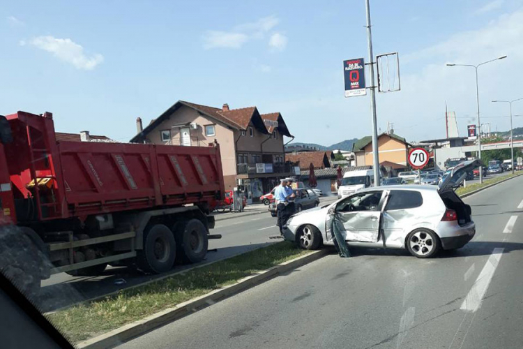 Udes na banjalučkom tranzitu, saobraćaj otežan