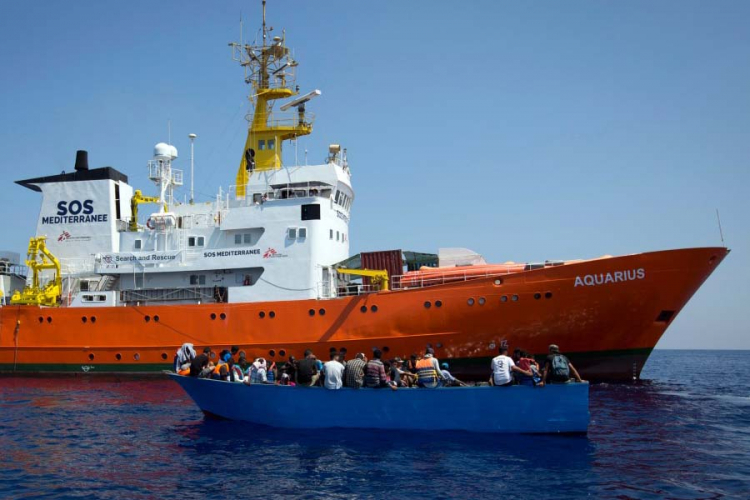 Italijanski brodovi prevoze migrante u Španiju