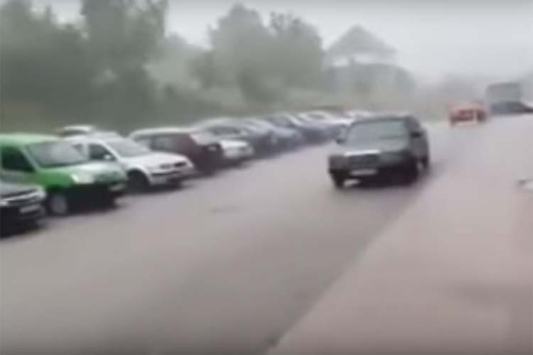 Cazinom protutnjalo jako nevrijeme