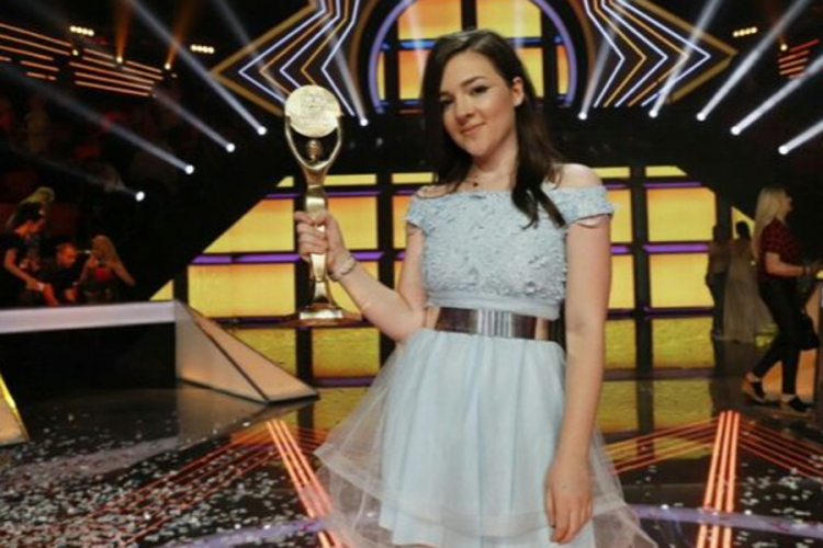 Djevojčica anđeoskog glasa iz Kneževa na tronu