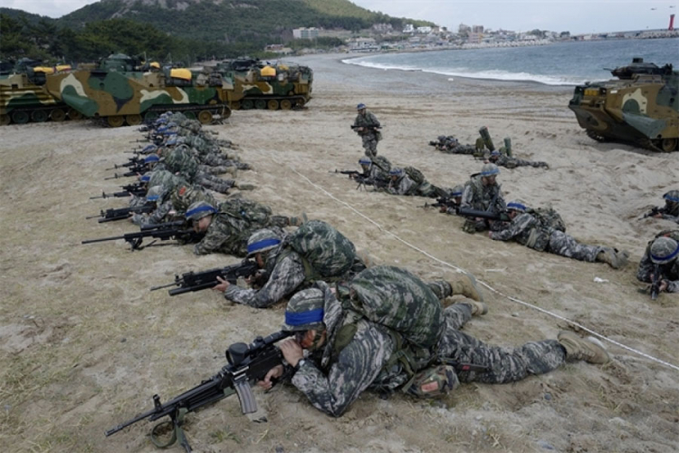 Južna Koreja počela vježbe, Japan se protivi