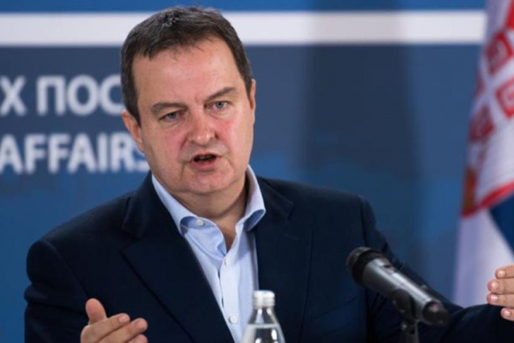 Dačić: Ne postoji opasnost da se Srbiji uvedu vize