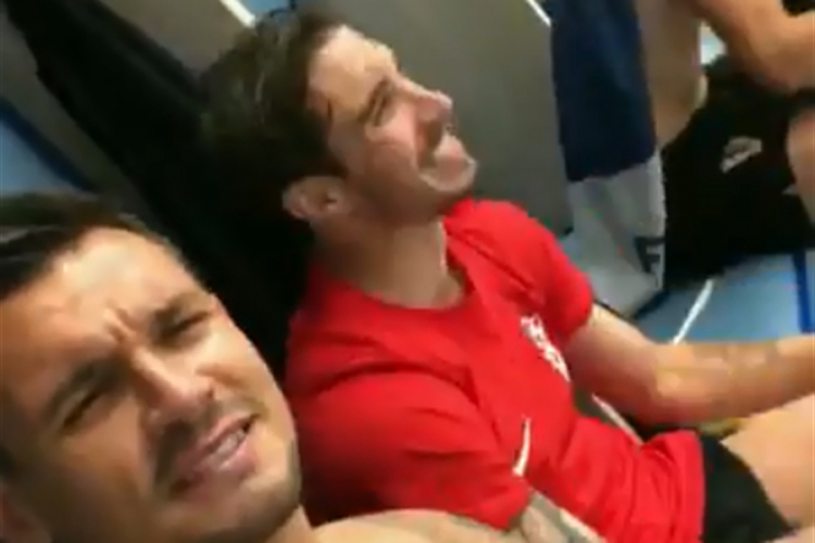 Lovren i ekipa slavili pobjedu uz Tompsonovu pjesmu