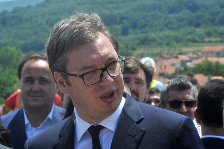 Vučić: Ne razumem, ali neka Hrvati pevaju šta hoće