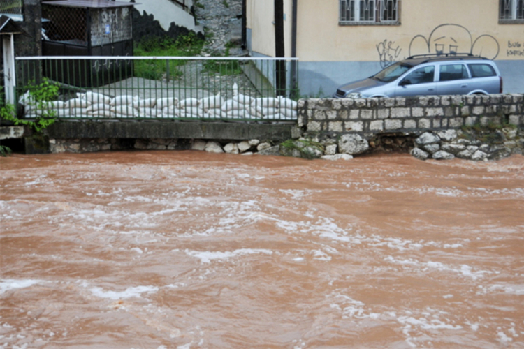 Velike posljedice jučerašnjeg nevremena u Kantonu Sarajevo