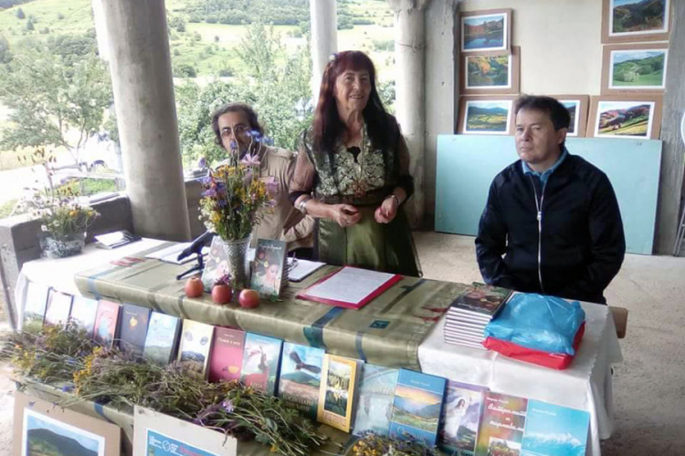 Promovisana knjiga "Svici u kosi"
