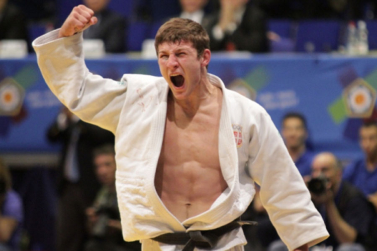 Nemanja Majdov srebrni na Mediteranskim igrama