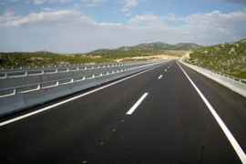 Jak vjetar usporava saobraćaj na autoputu Rijeka - Zagreb