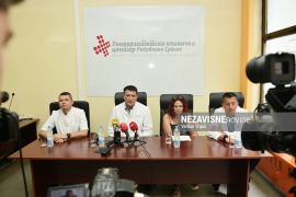 Ljekari UKC RS i roditelji  zadovoljni oporavkom: Djevojčica iz Jezera ...