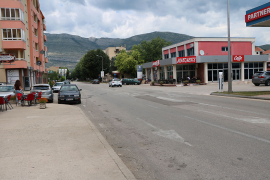 Majka izudarana čekićem dok je branila sina