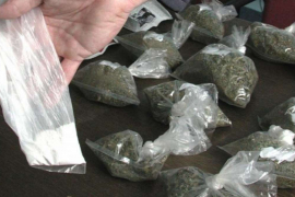 Na graničnom prelazu oduzeta droga i pištolj