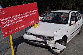 Automobil u kojem su poginuli mladić i djevojka izložen u Skoplju kao ...