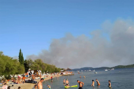 Vazdušne snage gase požar na području Vodica