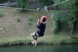 Banjalučani oduševljeni spuštanjem užetom preko Vrbasa