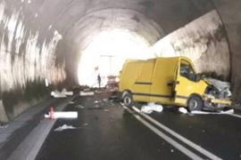 U stravničnoj nesreći kod Olova jedna osoba poginula, sedmoro ...