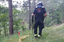 Kroz mine se probijali do stradalog lovca