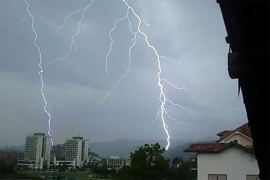 Nevrijeme u Novom Pazaru, grom udario u džamiju