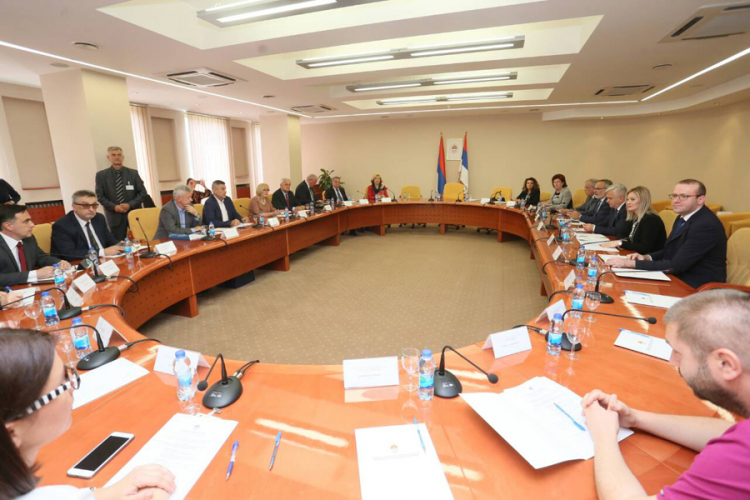 Četiri predmeta u školama biće ista i u RS i u Srbiji
