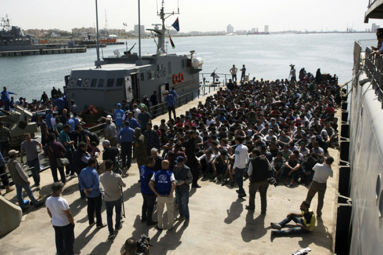 Grupa od 71 migranta stigla u Krotone