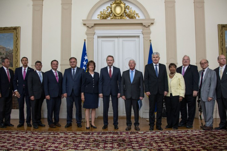 Članovi Predsjedništva BiH primili senatora Rodžer Viker