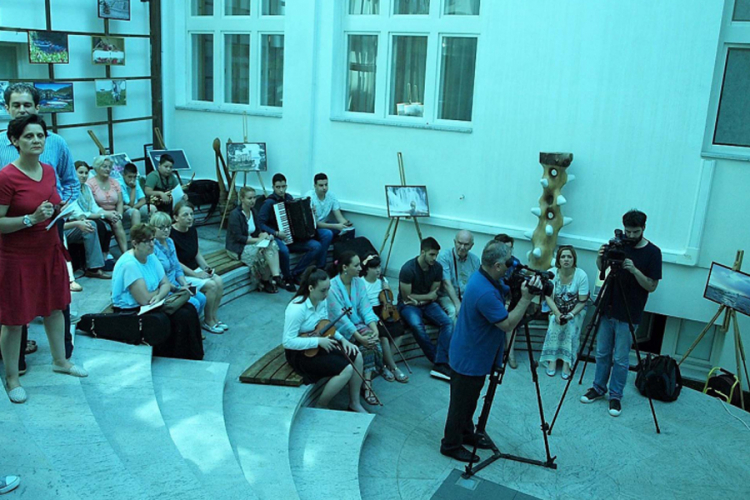 U atrijumu Gradske uprave koncert i izložba fotografija