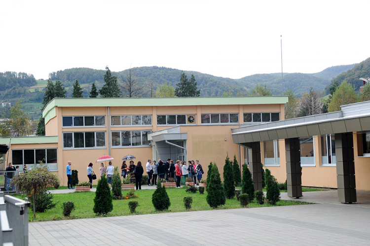 Poništen postupak javne nabavke: Nema novih učionica u OŠ "Branko Radičević"
