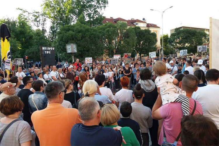 "Pravda za Davida" 102. dan zaredom na Trgu Krajine