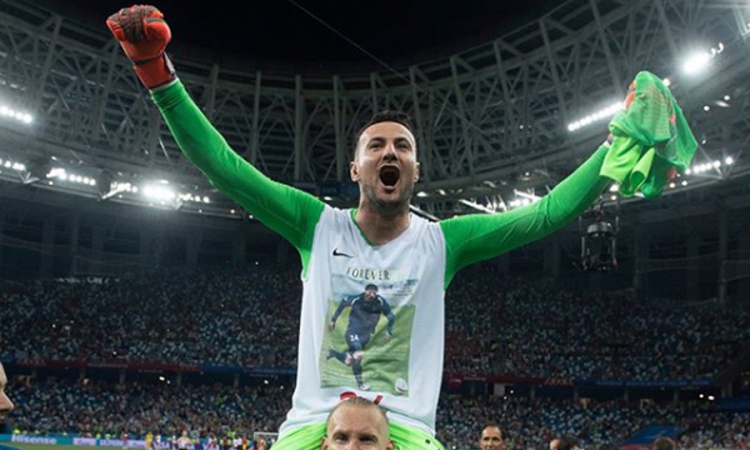 Drastična kazna za HNS, opomena Subašiću zbog majice