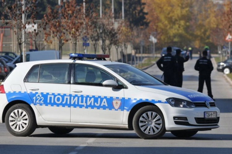 Pet povrijeđenih u sudaru golfa i pola u centru Bijeljine