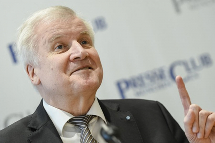 Zehofer: Spor sa Merkelovom je istorija