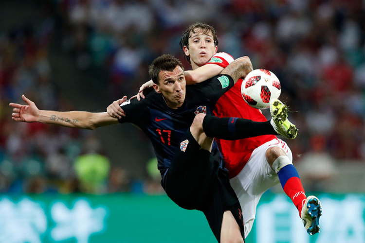 Mandžukić sugrađane počastio pivom, uplatio 25.000 kuna