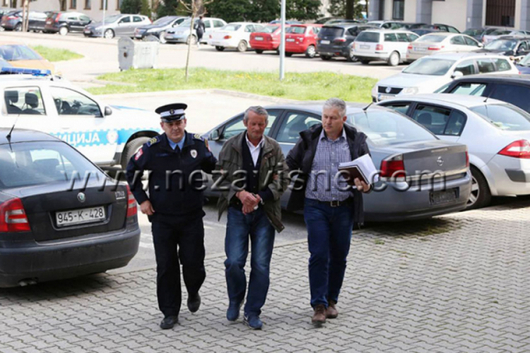 Potvrđena optužica protiv starca iz Kotor Varoša: Skriven iza bukve izrešetao komšiju