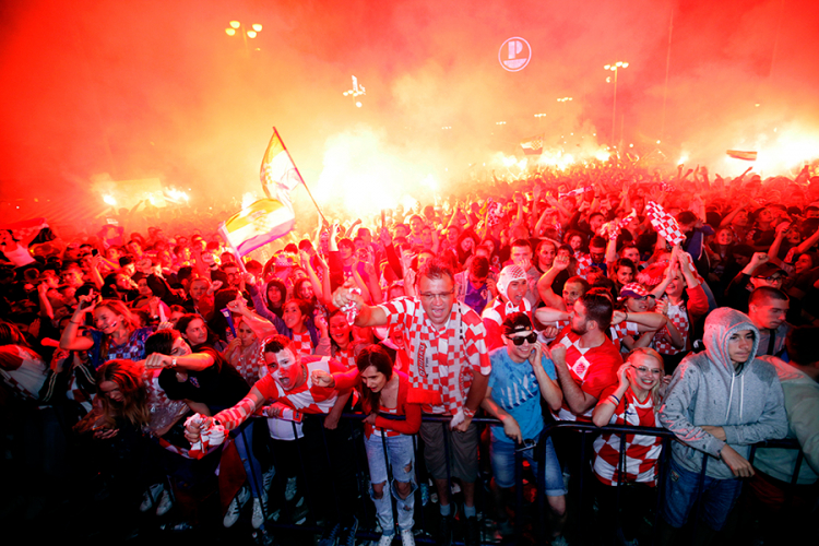 Ludnica u Zagrebu: Pogledajte kako su Hrvati proslavili ulazak u finale