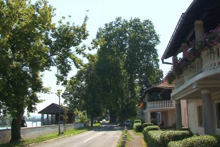 Mještani Kozarske Dubice protiv rušenja simbola grada