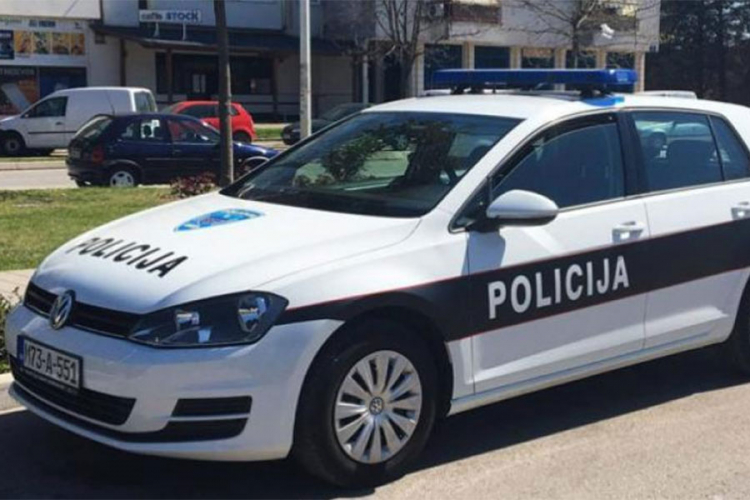 Više povrijeđenih u sudaru BMW-a i kedija kod Zenice