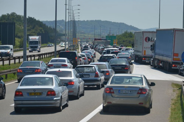 Pojačana frekvencija vozila na izlazu iz BiH